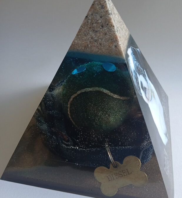 Herinnerings piramide van Epoxy